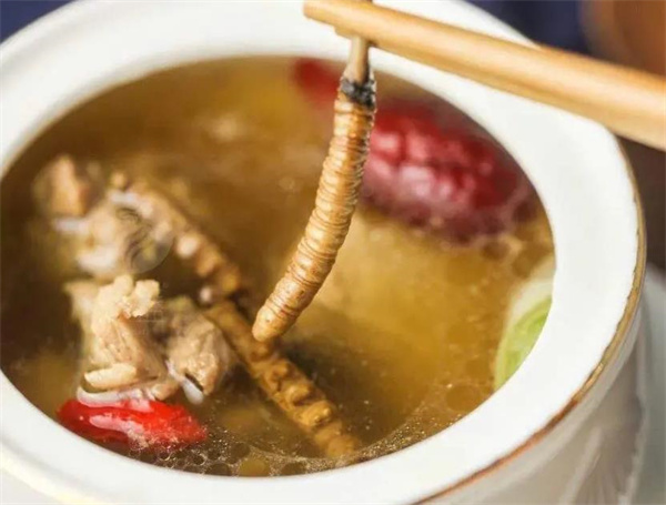 冬蟲(chóng)夏草和開(kāi)心果搭配的吃法