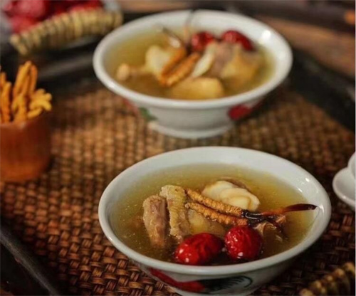 冬蟲夏草怎么煲湯？冬蟲夏草煲湯的方法