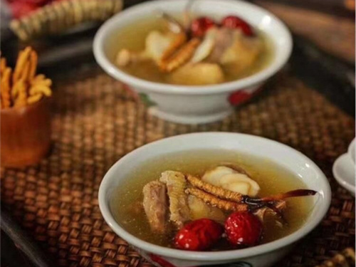冬蟲(chóng)夏草可以直接食用嗎？冬蟲(chóng)夏草常用于燉煮